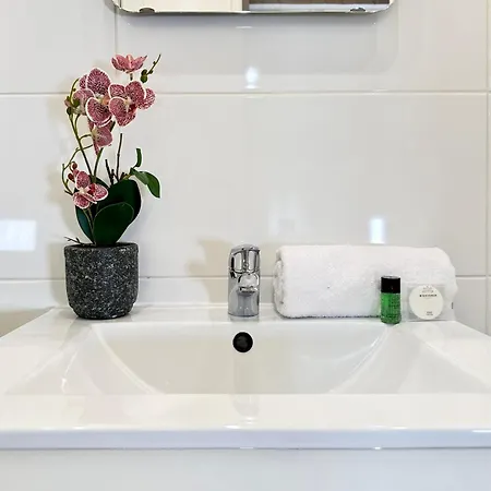 Apartment Stylish Steps From Le Marais Paris
