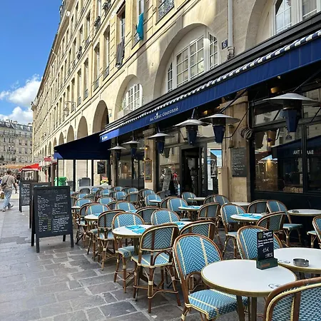 Stylish Steps From Le Marais Apartment