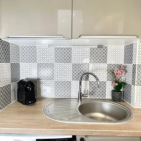 Apartment Stylish Steps From Le Marais Paris
