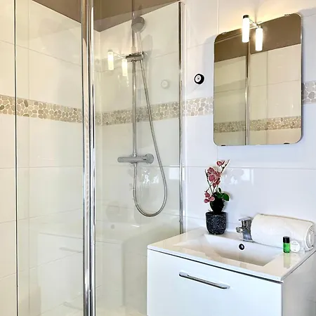 Apartment Stylish Steps From Le Marais