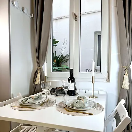 Apartment Stylish Steps From Le Marais Paris