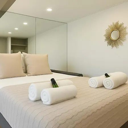 Louvre - Premium For 3 * Párizs