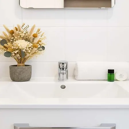 Louvre - Premium For 3 *