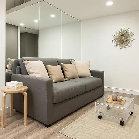 Louvre - Premium For 3 Διαμέρισμα *