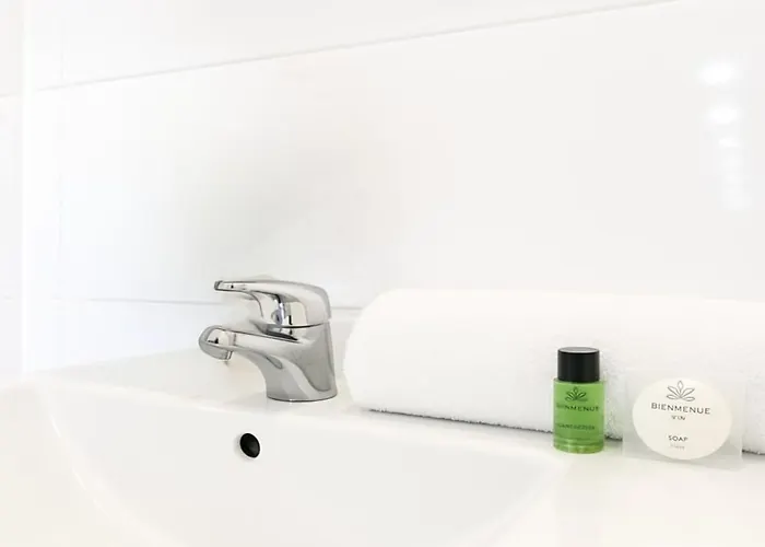 Louvre - Premium For 3 *